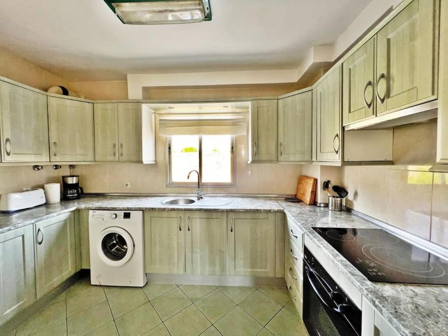 Luminoso Y Espacioso Apartamento De Playa! * Fuengirola